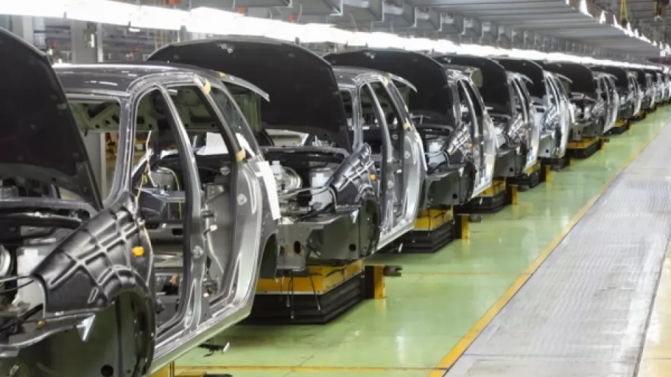 Componenti auto di grandi dimensioni: come gestirli in sicurezza